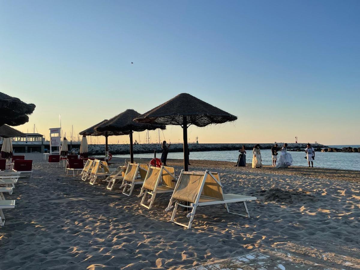 Hotel Rex Gabicce Mare Bagian luar foto