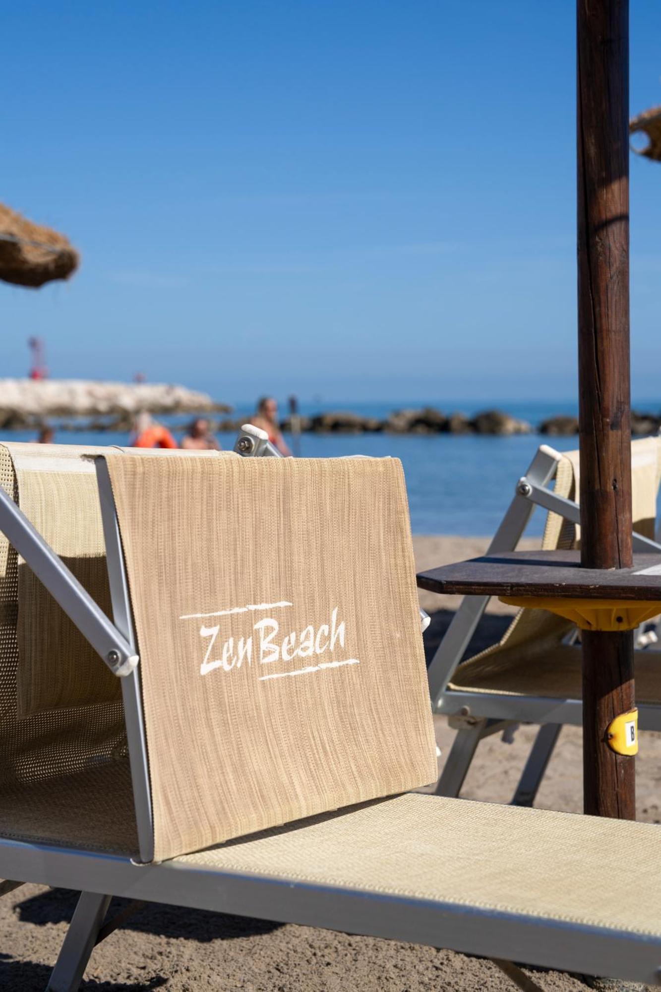 Hotel Rex Gabicce Mare Bagian luar foto