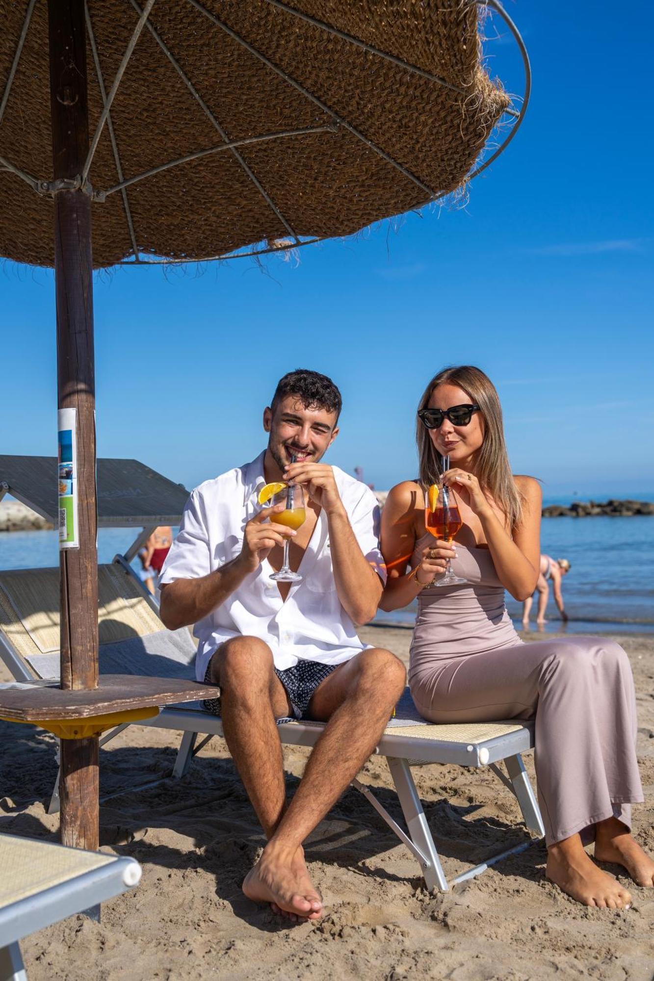 Hotel Rex Gabicce Mare Bagian luar foto
